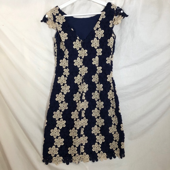 Lilly Pulitzer Navy/Gold Crochet Shift Dress SZ 00 - Picture 2 of 9